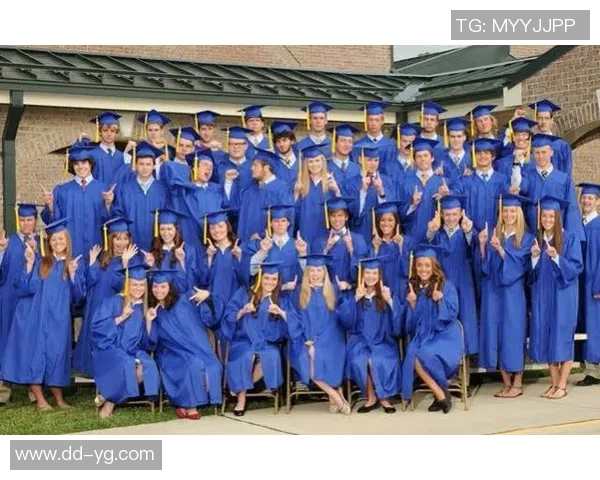 杜克大学与维克森林大学的精彩对决引发篮球迷热议与期待